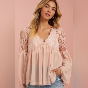Sz M NWT Altar’d State Rosemary Lace Tunic Top in Blush